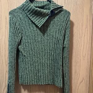 Curio Sweater size small